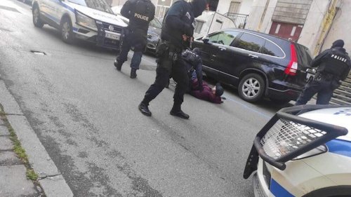 Полицията разкри кой гори кофите за смет в Поморие  - E-Burgas.com