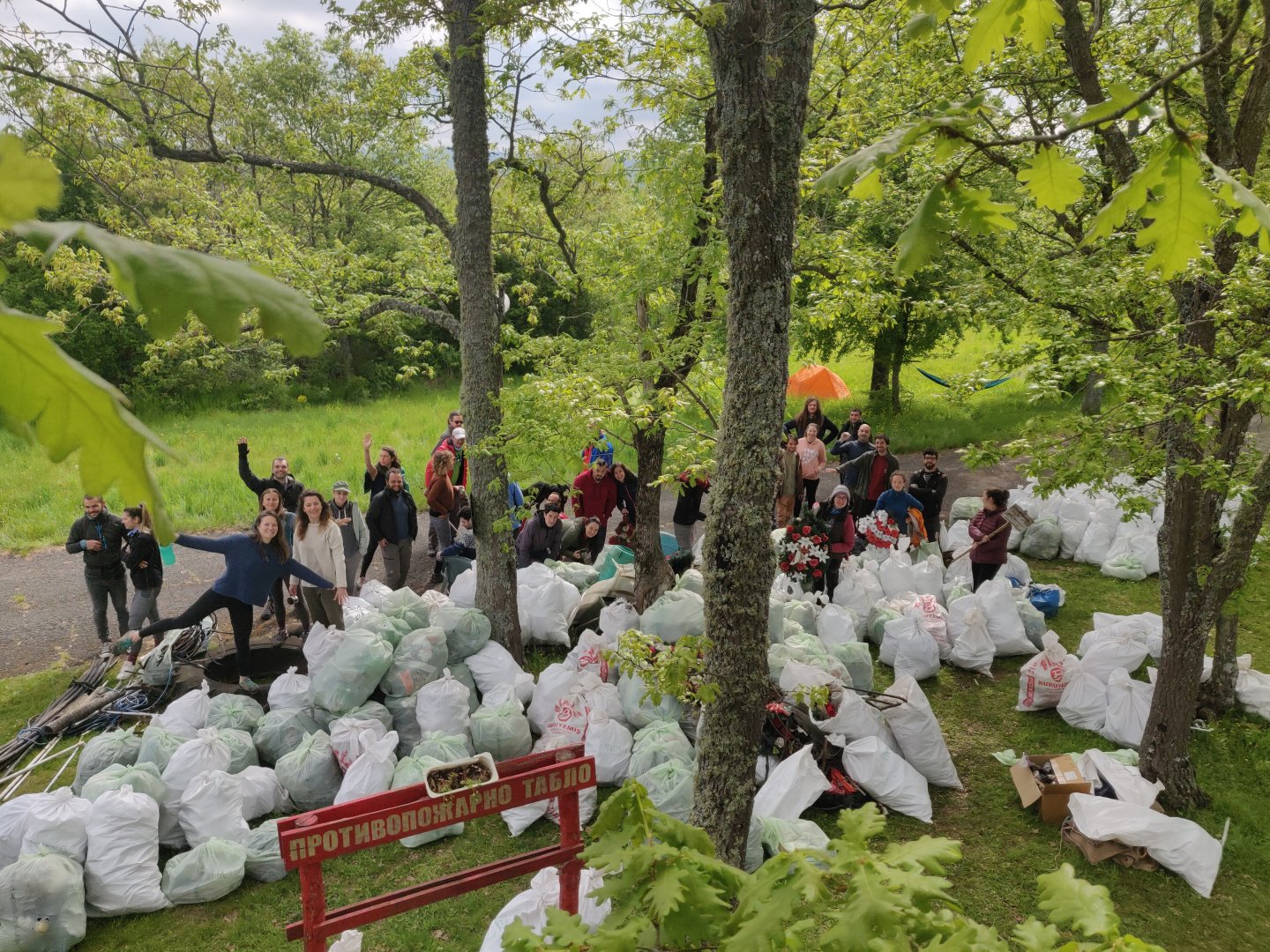 Странджа олекна с няколко тона боклук след намесата на доброволците от 