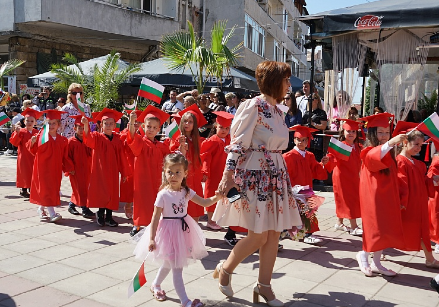 Цветно шествие за 24 май в Айтос - E-Burgas.com