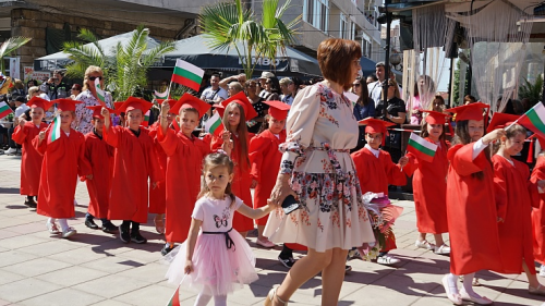 От любов към танца: Бургаската школа 