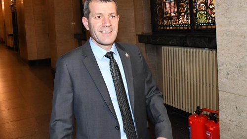 Кой е спряганият за нов министър на икономиката - E-Burgas.com