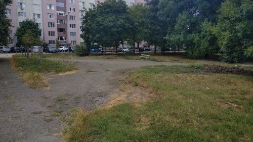 Започна изграждането на нов паркинг и детска площадка в Обзор  - E-Burgas.com
