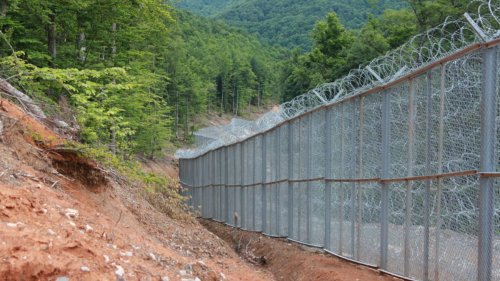Ограда по границата на Сърбия и Македония, следва и по границата с България - E-Burgas.com