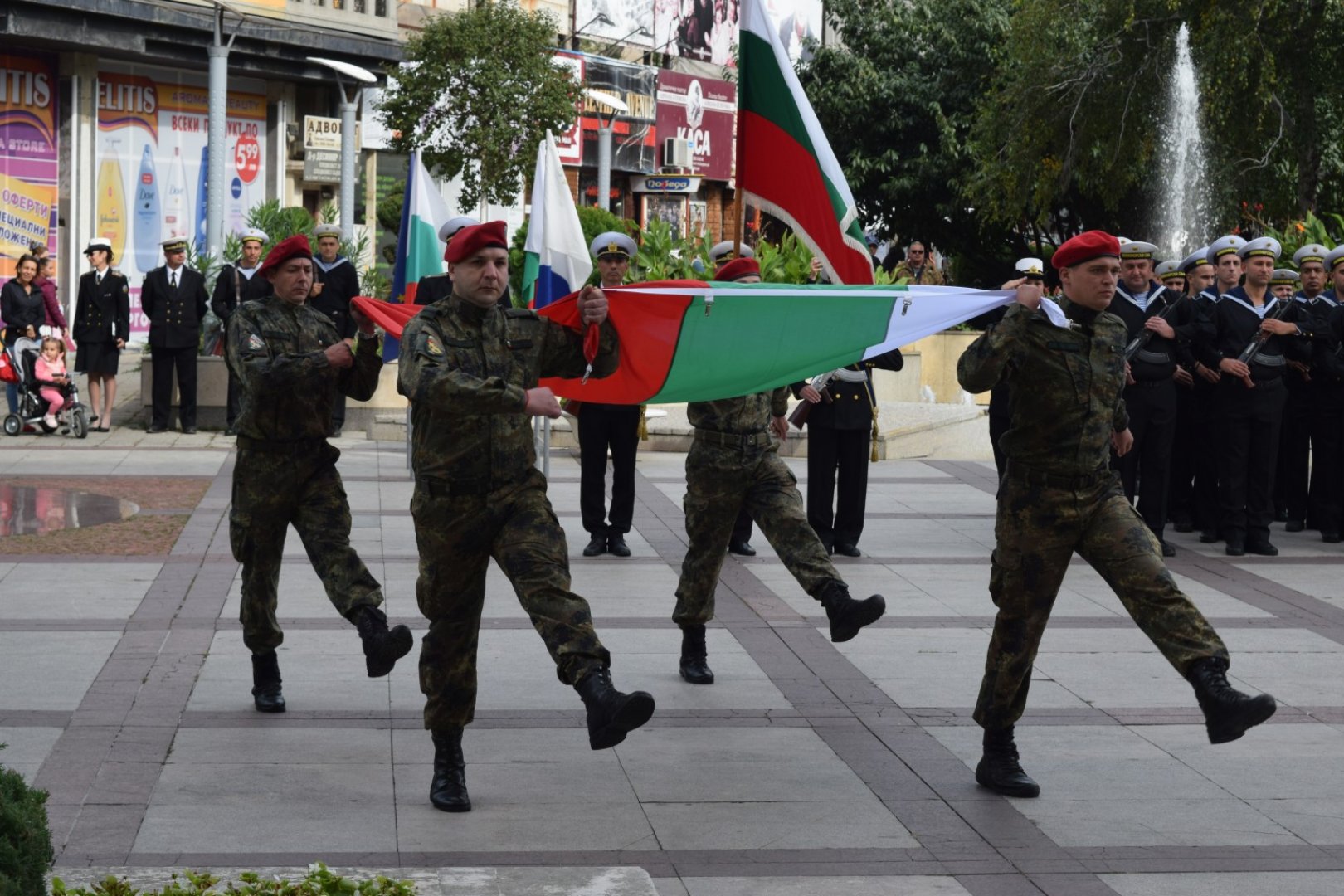 Бургас отбеляза Деня на Независимостта с военен ритуал  - E-Burgas.com