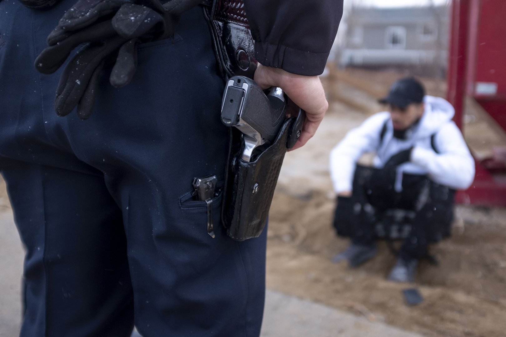 Полицията откри 10 пликчета пико в джобовете на айтозлия - E-Burgas.com