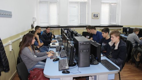 Студенти-доброволци помагат в Спешното на УМБАЛ Бургас през лятото - E-Burgas.com