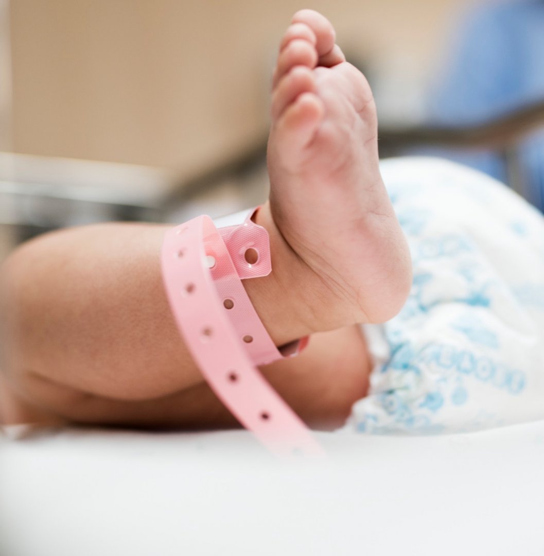 Български лекари спасиха живота на бебе на 32 дни със сложна операция на сърцето - E-Burgas.com