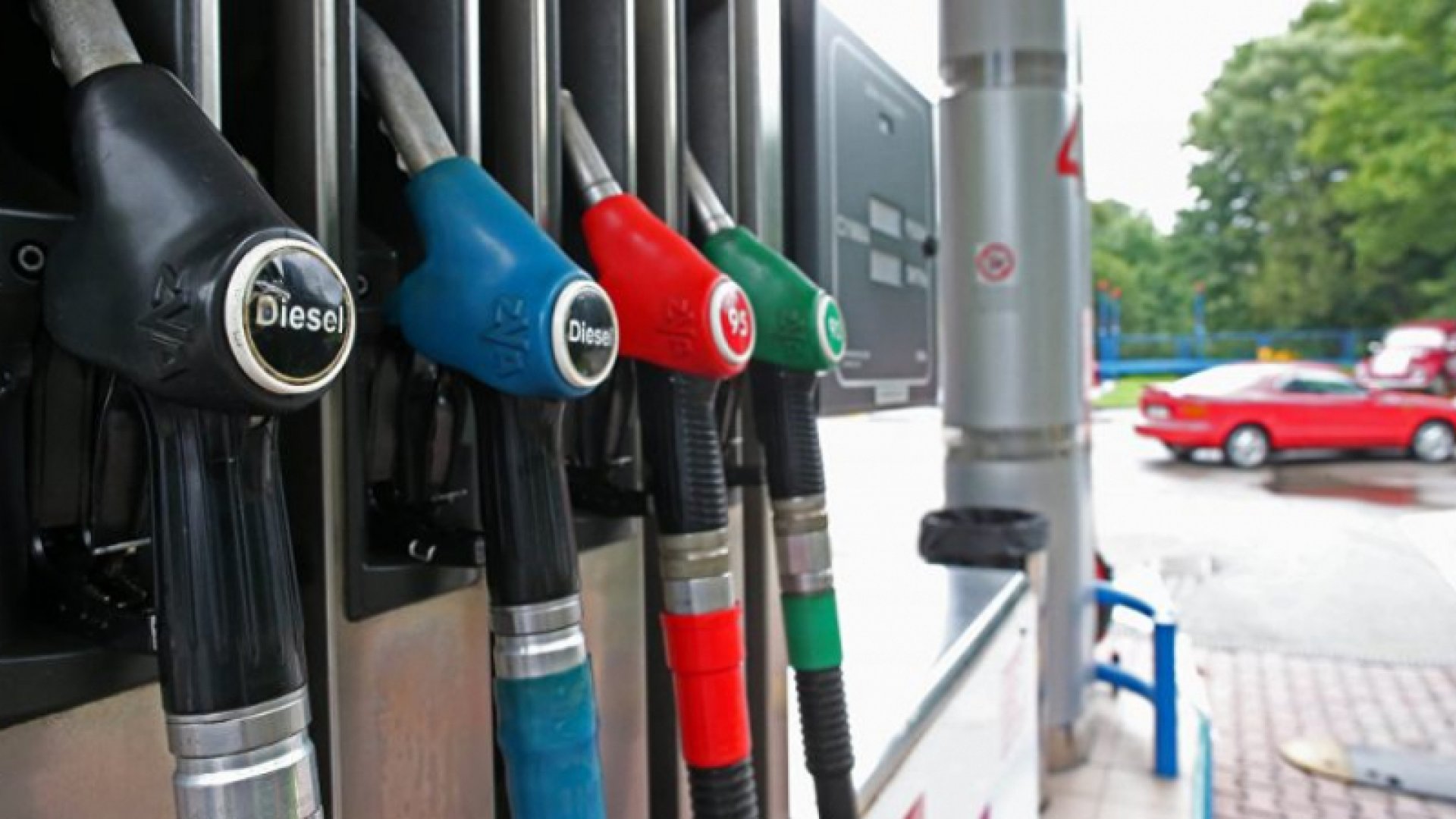 Всички партии в парламента внесли законопроект за намаление на бензина с 1 лв.  - E-Burgas.com