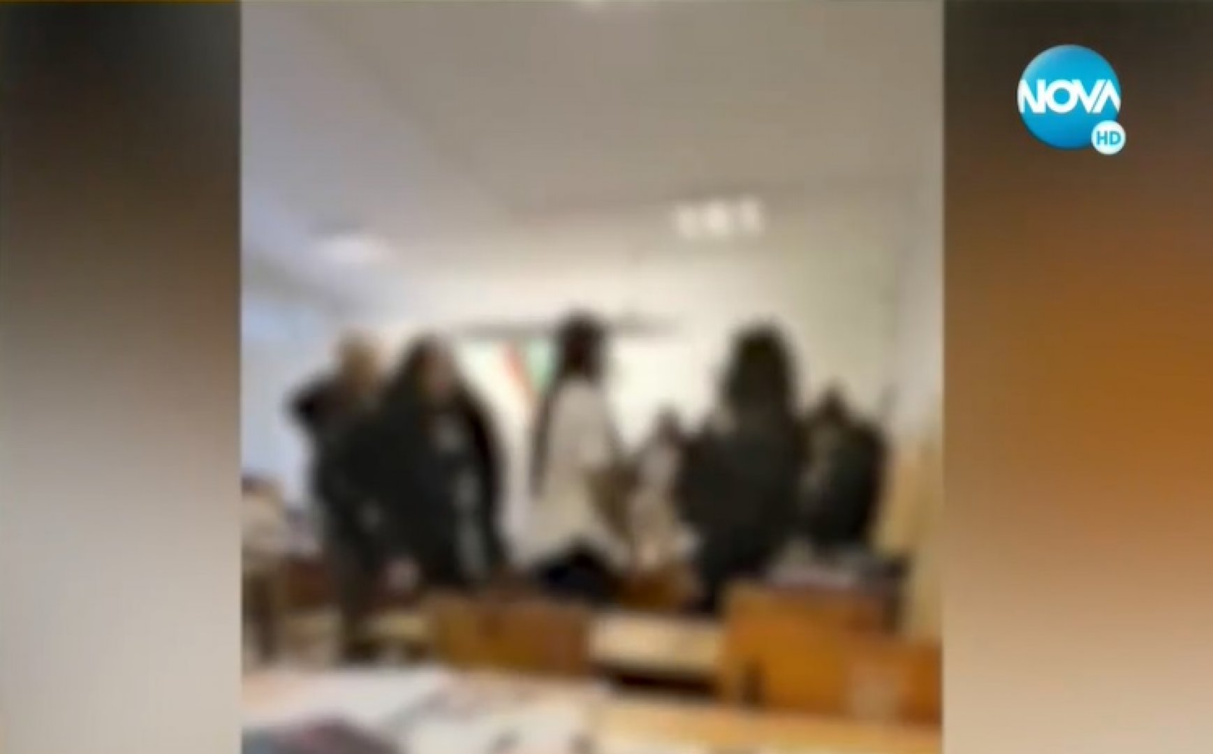 Агресия в училище: Ученички се биха в присъствието на учител - E-Burgas.com