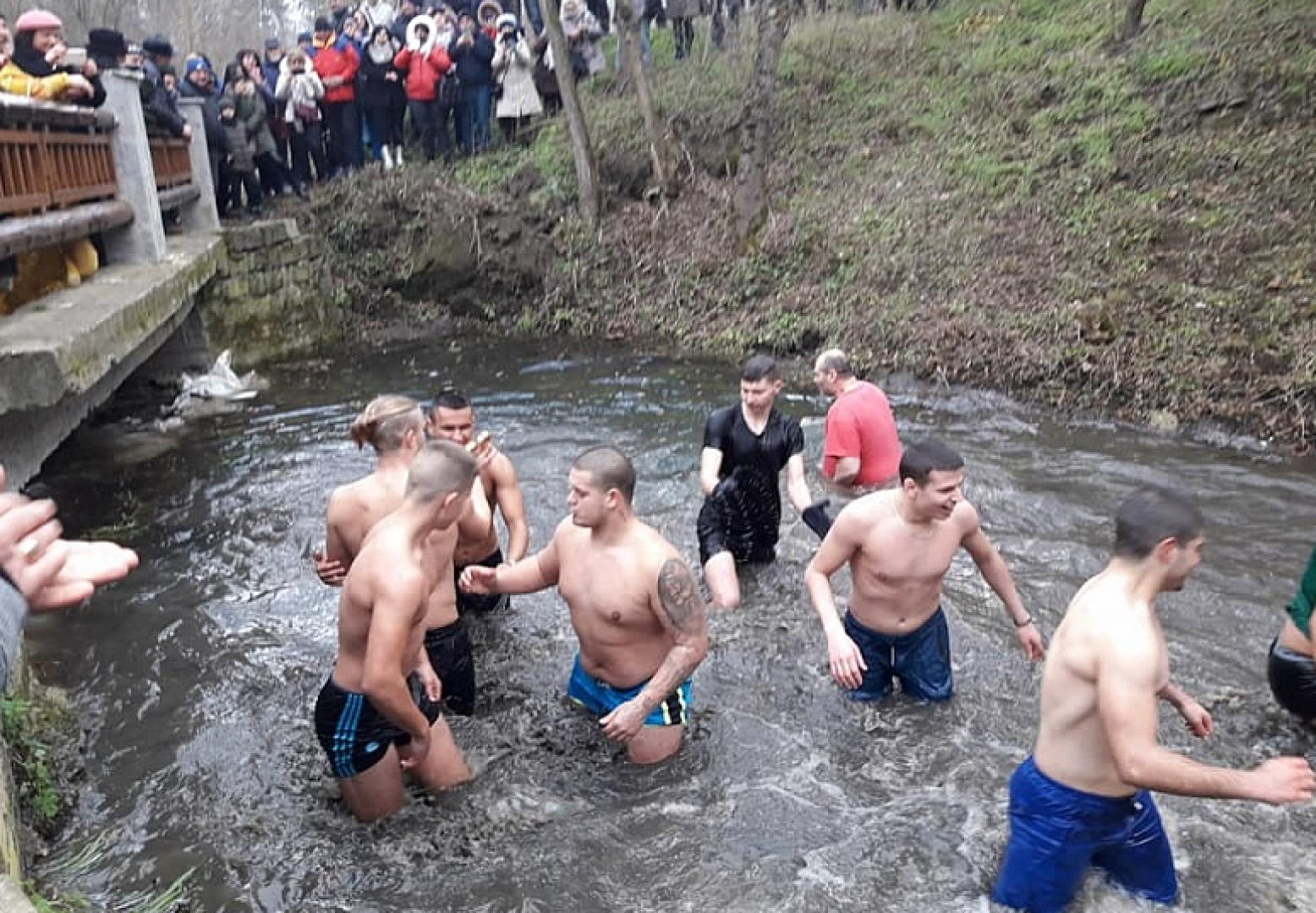 Айтозлии ще спасяват кръста от Славеева река на Йордановден  - E-Burgas.com