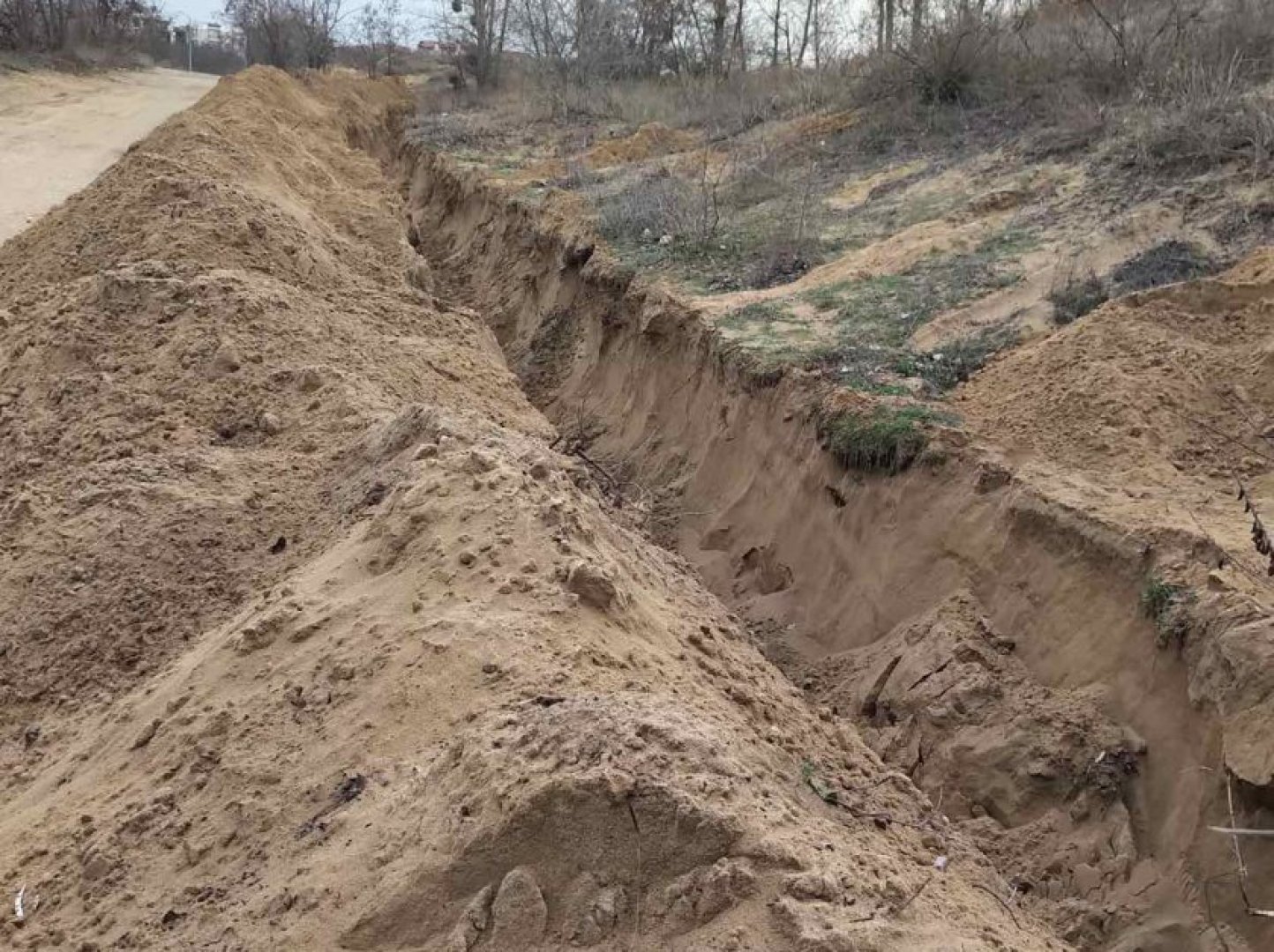 Ловци изкопали дюните в Несебър, искали да прекратят достъпа на АТВ-та в района - E-Burgas.com