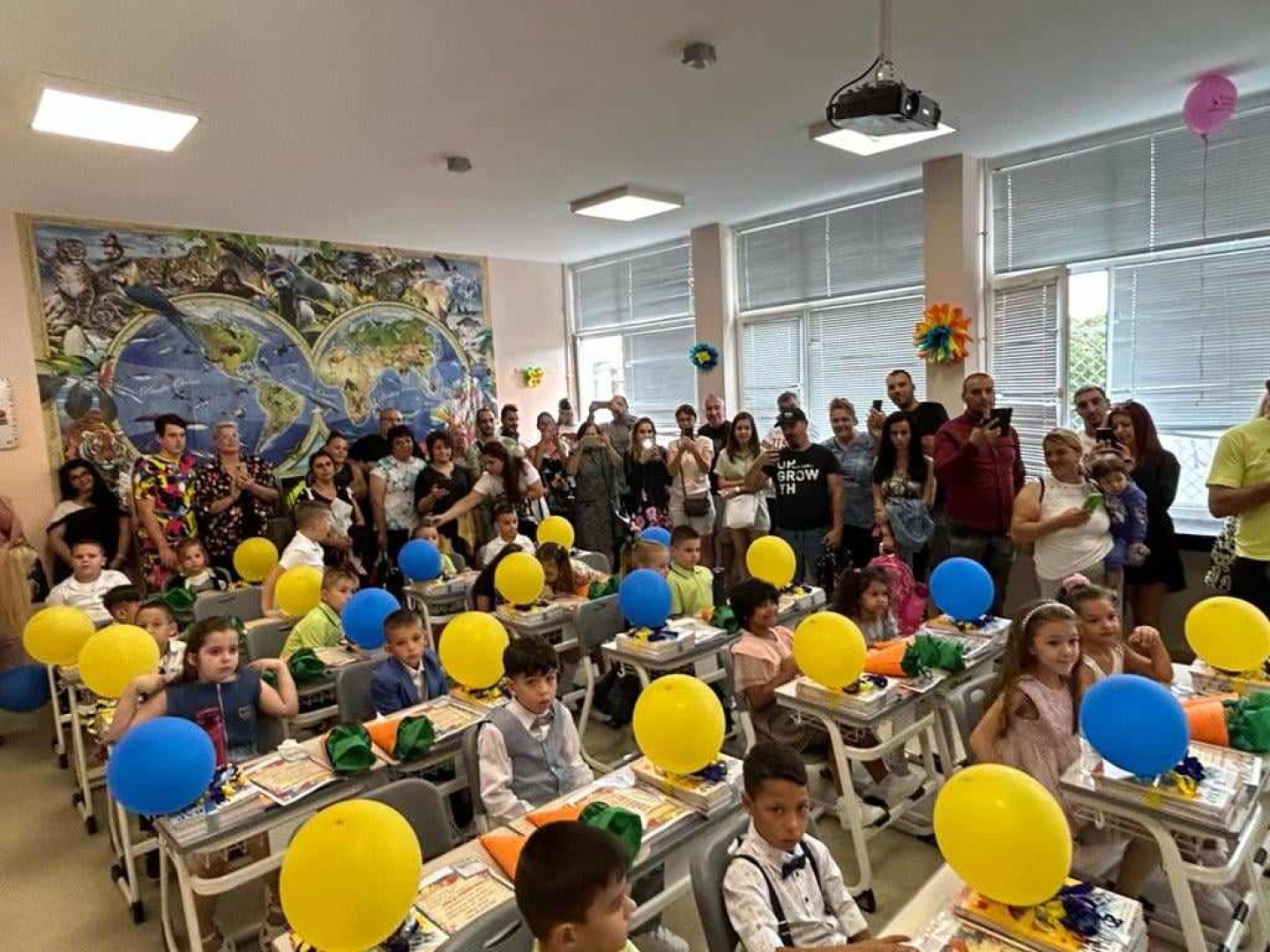 Над 24 000 ученици прекрачиха училищния праг в Бургас - E-Burgas.com