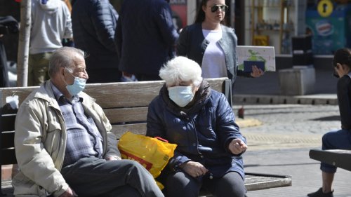 Мощна дезинфекция и безплатни маски в първия ден от раздаването на пенсиите в Бургас - E-Burgas.com