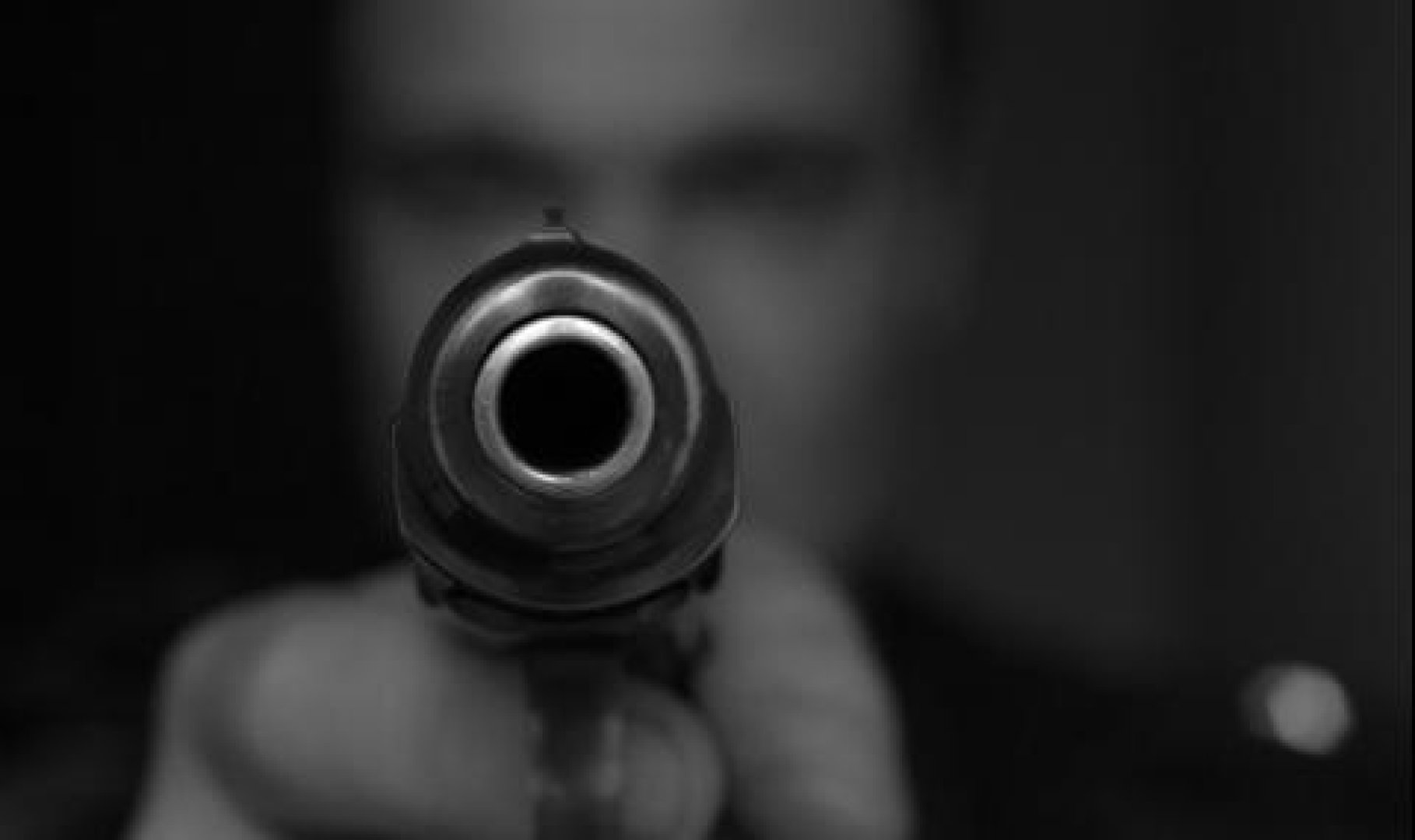 Трима качиха младеж в кола и го заплашиха с пистолет - E-Burgas.com