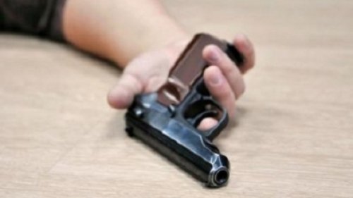 Оставиха в ареста обирджия, заплашил с пистолет магазинер в Айтоско  - E-Burgas.com
