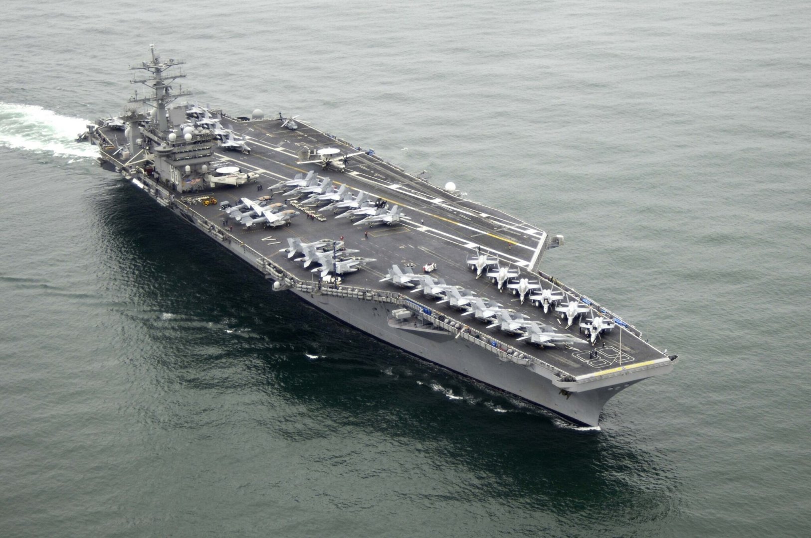 Двоен инцидент с бойни машини на USS Nimitz: изтребител и хеликоптер паднаха в Южнокитайско море - E-Burgas.com