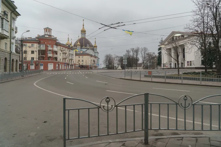 Empty streets of Mariupol