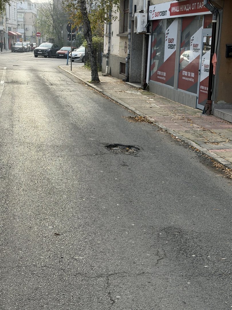 Улиците на Бургас – пейзаж от следвоенен Бейрут, но с дронове за утеха - E-Burgas.com