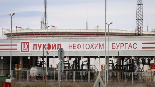 Фенове на Тони Димитрова дариха 3000 лв. на общината в борбата с коронавируса - E-Burgas.com