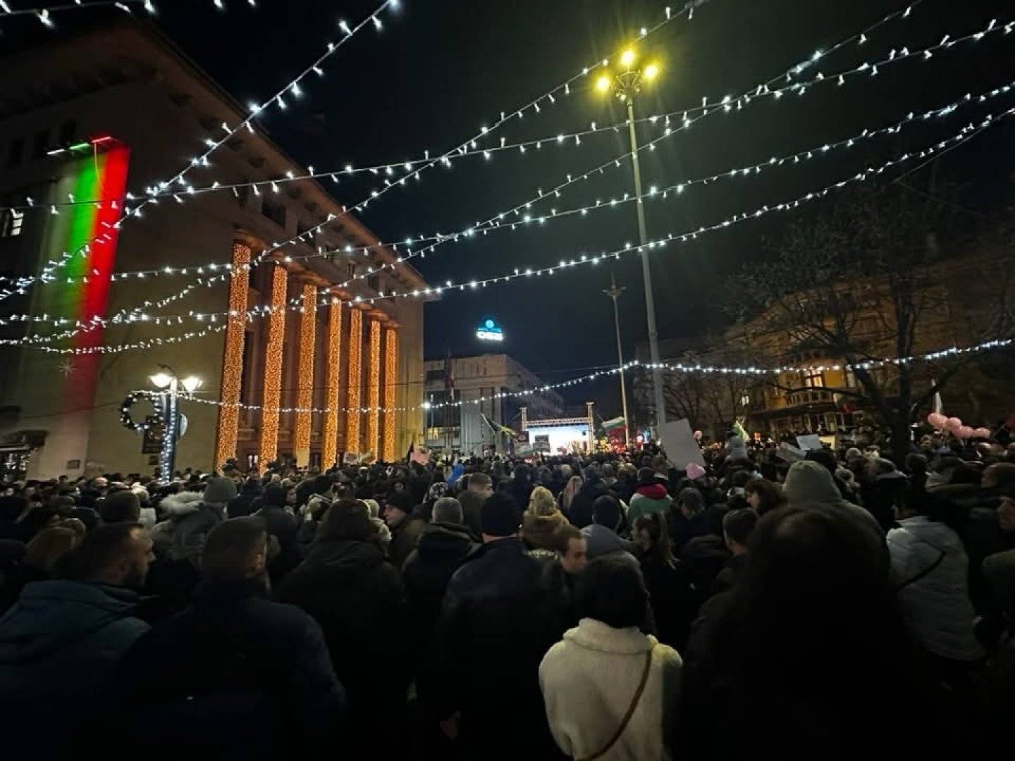 Многолюден протест в Бургас срещу задкулисието във властта - E-Burgas.com