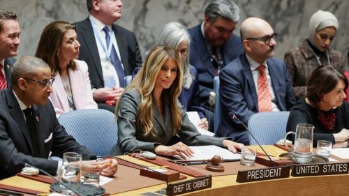 Вижте как ще изглежда новият корпус в двора на ПМГ и Френската гимназия  - E-Burgas.com