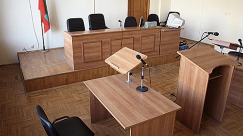 Екшън в Сърница: Над 150 полицаи и антитерористи издирват тежковъоръжен мъж - E-Burgas.com