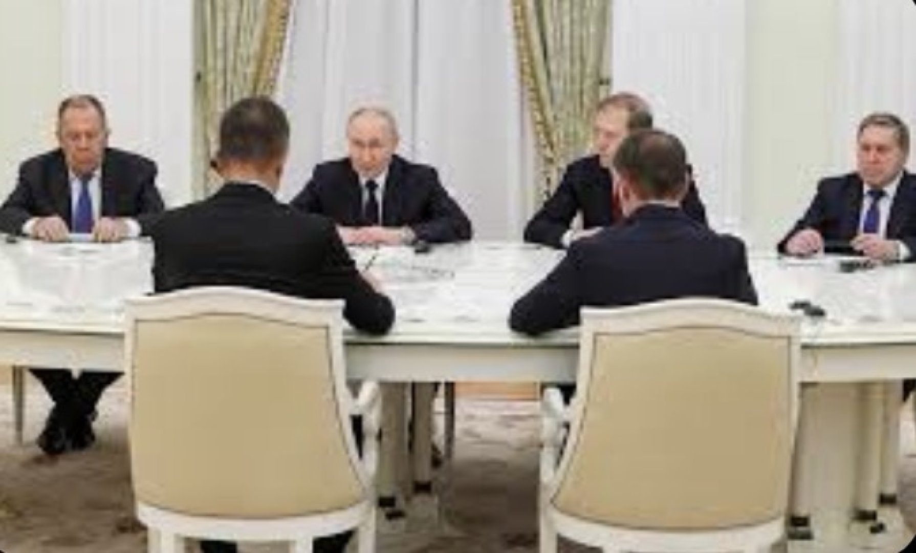 Скандал или удобен разказ: как от съмнения се прави „доказано предателство“ в ЕС - E-Burgas.com