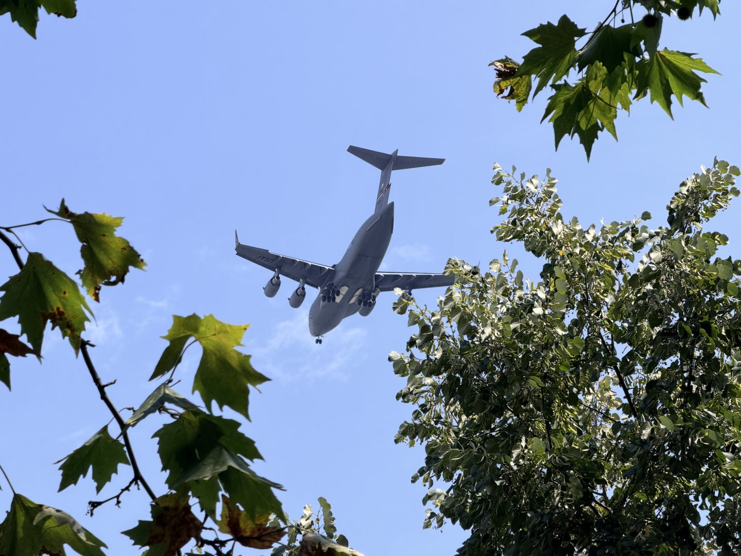 Американски военен гигант C-17 кацна на летище Бургас - E-Burgas.com