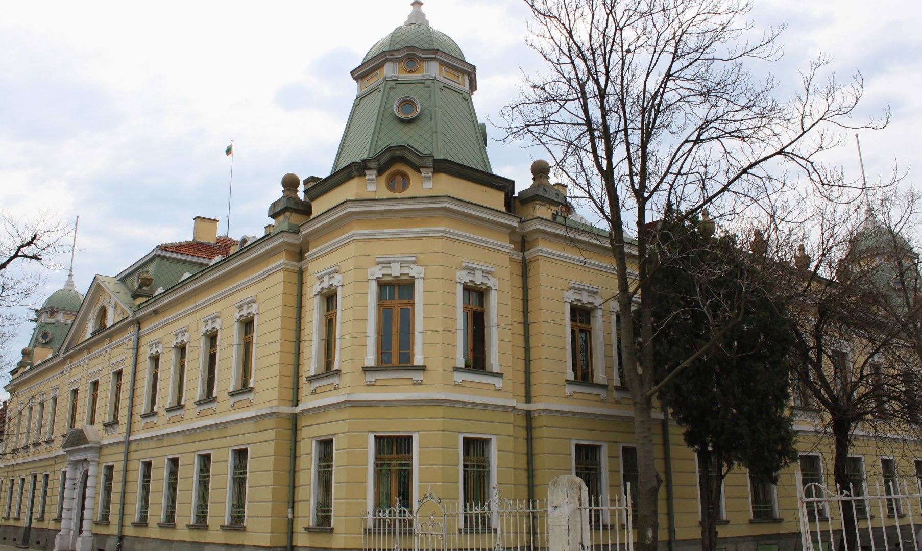 Кадрови трусове в Митница Бургас: близо 50 служители разместени и върнати за 24 часа - E-Burgas.com