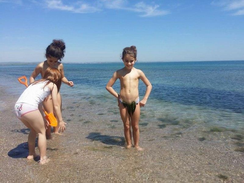 Бургазлии днес борят лятната жега с морска вода и морски бриз - E-Burgas.com