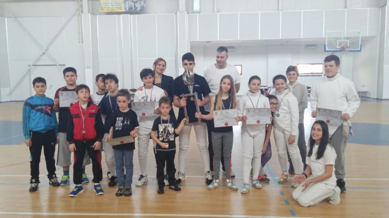 Приключи отборното училищно първенство по фехтовка, вижте победителите (Снимки) - E-Burgas.com