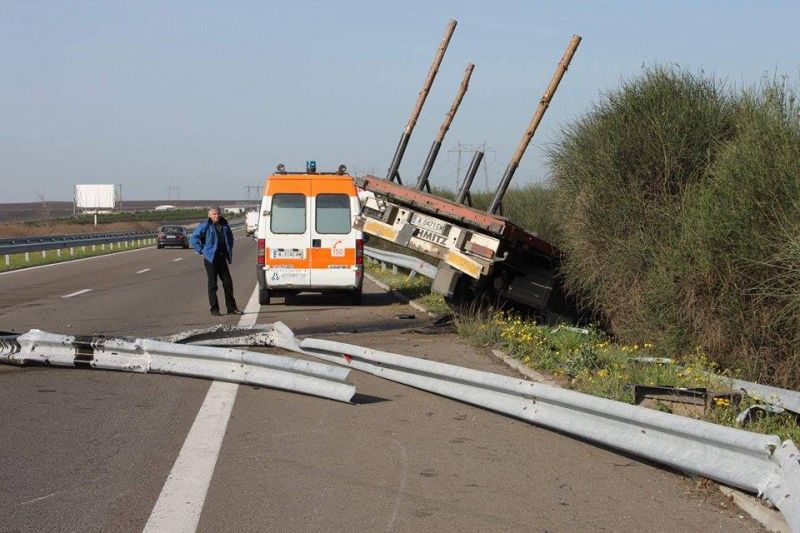 Две версии за катастрофата с камиона край Българово (снимки)  - E-Burgas.com