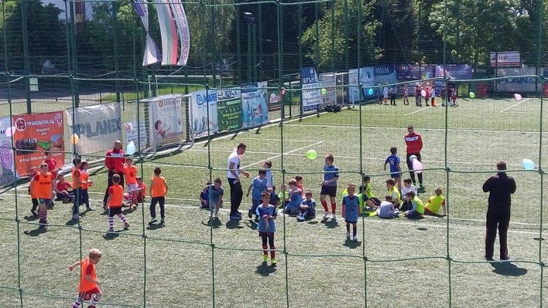 Футболистите от „Константин Петканов” станаха шампиони в турнира на „Звездичка