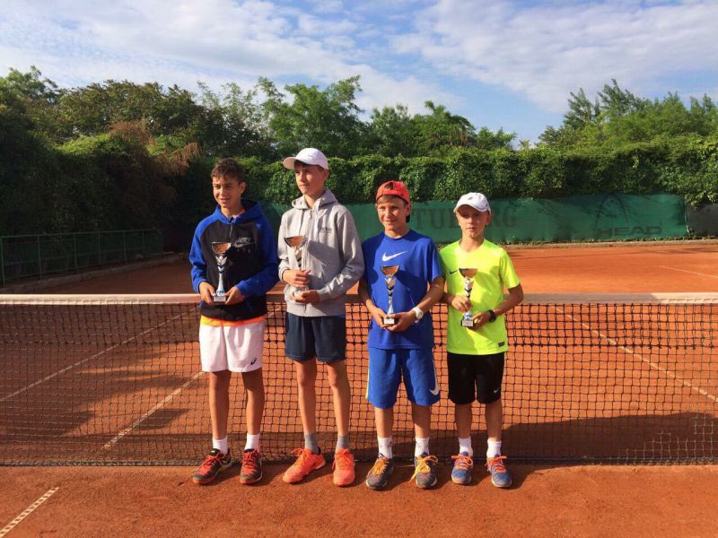 Триумф на двойки на тенисистите от Черноморец на домашния турнир в Бургас - E-Burgas.com