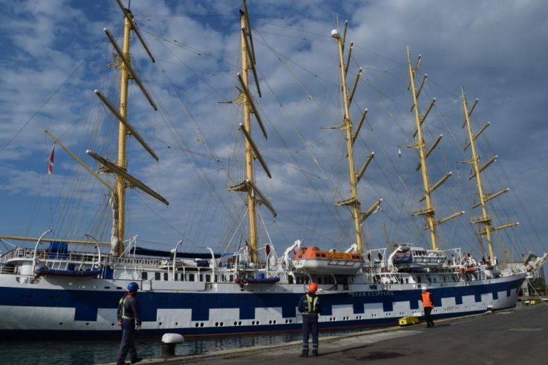 Най-големият и най-уникалният ветроход в света акостира в Пристанище Бургас - E-Burgas.com