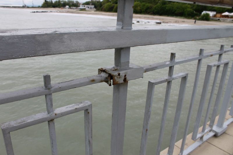 Могат ли една боя и един лак да спасят Моста? - E-Burgas.com