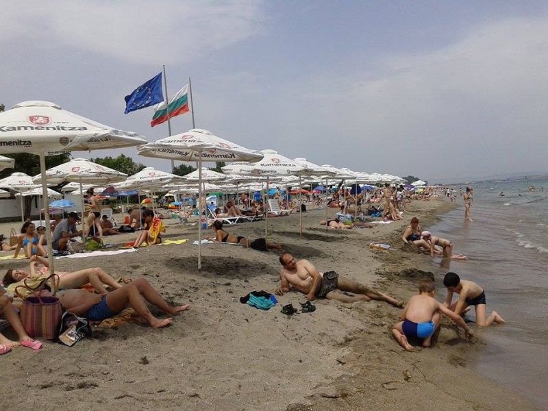 На бургаския плаж-игла да хвърлиш, няма къде да падне - E-Burgas.com
