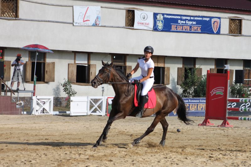  Христо Порточанов награди състезатели в турнира по конен спорт за Купа Бургас 2016  - E-Burgas.com