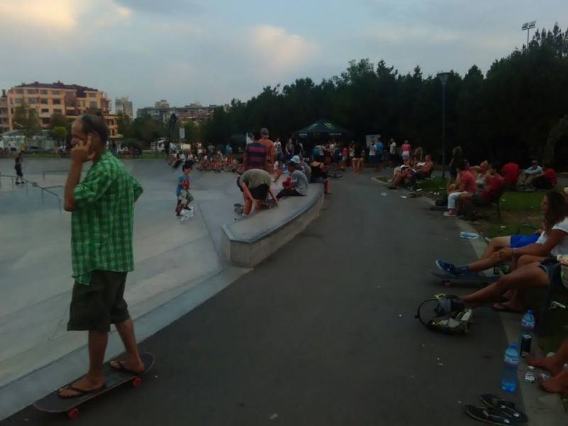 ФОТООКО: Стотици окупираха скейт парка този уикенд  - E-Burgas.com