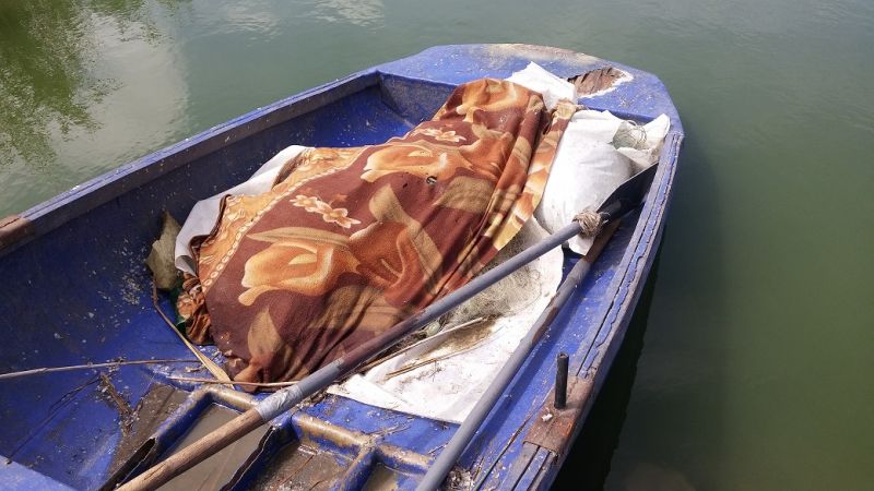 Конфискуваха бракониерски лодки и мрежи на Вая, заловиха и двама нарушители (Снимки) - E-Burgas.com