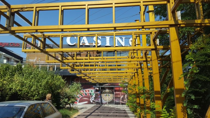 Опустяло казино в Слънчев бряг поевтиня с един милион за пет месеца (снимки)  - E-Burgas.com