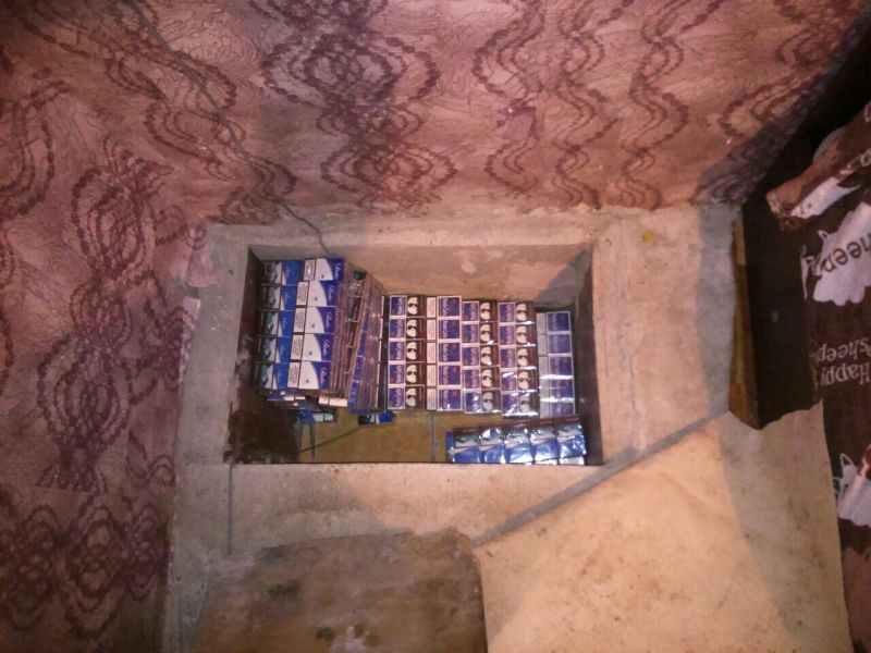 Вижте в какъв тайник 27-годишен мъж крие контрабандни цигари в Меден рудник (Снимки) - E-Burgas.com