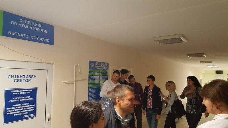 Ученици и лекари започнаха благородна кауза, ето как ще бъде закупен следващият кувиоз в МБАЛ  - E-Burgas.com