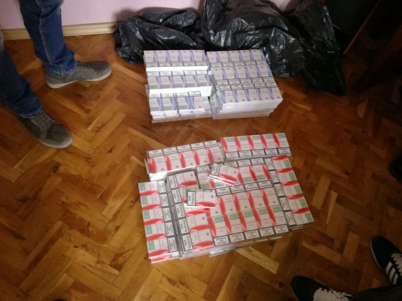 Ударите срещу контрабандситите в Бургас не секват, иззеха 60 хиляди цигари и в „Лазур“ (Снимки) - E-Burgas.com