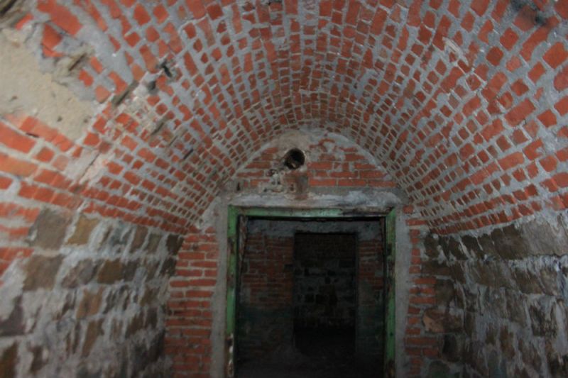 За първи път: Вижте тъмните подземия под Морската градина! (снимки + видео)  - E-Burgas.com