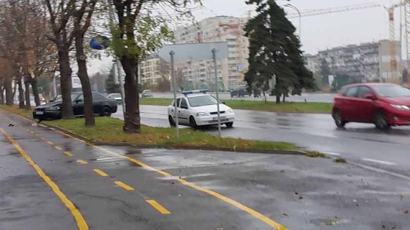 Баровско БМВ се размаза в „Славейков“ на сантиметри от велоалея (Снимки) - E-Burgas.com