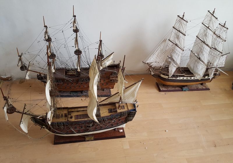 Макети на кораби, участвали в исторически битки, дари холандско семейство на Пристанище Бургас - E-Burgas.com