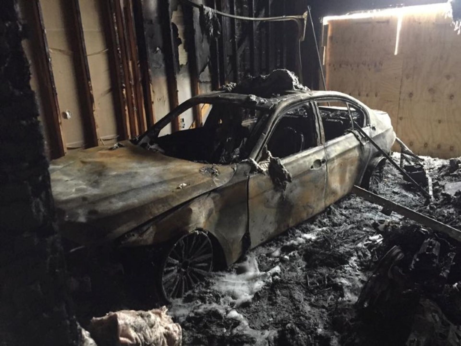 Автомобиль после пожара