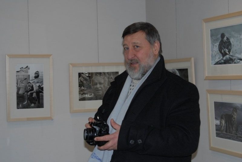 Братът на Тото-художника Георги Динев, запечатваше с камера моменти от събитието 