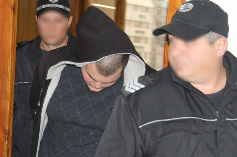 Окончателно: 12-класникът Галин остава в ареста (Снимки) - E-Burgas.com